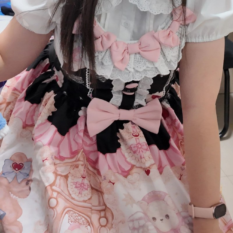 #碎碎念 闺蜜给我买的小裙子！这周末要拉着去欢乐谷再玩一次（）连裙撑妆娘都给我安排上了，好吧，把我当换装娃娃了我对这种风格不怎么感冒，但是闺蜜买的，喜欢，发这种照片的机会可真不多等减肥大业完成一定开始拾掇拾掇自己，不能每天阴暗的做个宅宅了😡掉落 follow 邀请码一枚喵：9eK8QLJ4fg 已使用再掉落follow邀请码一枚喵：z2aBxzso0E 用了喵一声 已使用#碎碎念 闺蜜给我买的小裙子！这周末要拉着去欢乐谷再玩一次（）连裙撑妆娘都给我安排上了，好吧，把我当换装娃娃了我对这种风格不怎么感冒，但是闺蜜买的，喜欢，发这种照片的机会可真不多等减肥大业完成一定开始拾掇拾掇自己，不能每天阴暗的做个宅宅了😡掉落 follow 邀请码一枚喵：9eK8QLJ4fg 已使用再掉落follow邀请码一枚喵：z2aBxzso0E 用了喵一声 已使用