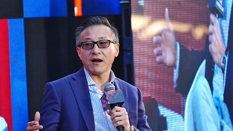 阿里巴巴联合创始人、董事局主席蔡崇信确认阿里与苹果在人工智能合作2月13日，在阿联酋迪拜举办的World Governments Summit 2025峰会上，阿里巴巴联合创始人、董事局主席蔡崇信回应阿里与苹果合作传闻