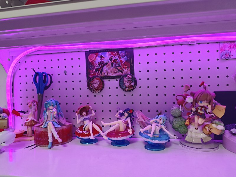 #碎碎念稍微整理了下我宣布这就是我的快乐小家！！最实用的是挂着的剪刀和胶带#碎碎念稍微整理了下我宣布这就是我的快乐小家！！最实用的是挂着的剪刀和胶带