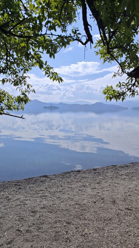 #碎碎念 #旅游 云南情人滩，感觉比四川情人滩好看，水太清了！居然是有种奶白色的感觉#碎碎念 #旅游 云南情人滩，感觉比四川情人滩好看，水太清了！居然是有种奶白色的感觉