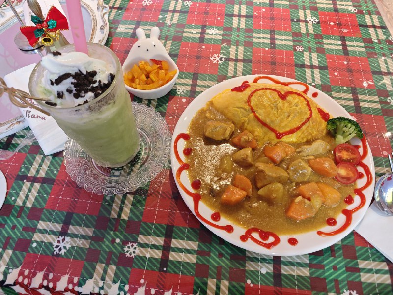 #碎碎念 #旅游在长沙走之前去了女仆餐厅（猫铃食堂），被小姐姐施展了让蛋包饭变美味的魔法~女仆小姐姐太热情了都，进门：“大小姐欢迎回家，是第一次回家吗~”吃完过来聊天中途还能看宅舞