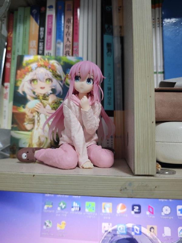 #碎碎念 #手办感觉波奇酱待在柜子上面更合适或者更阴暗的小角落#碎碎念 #手办感觉波奇酱待在柜子上面更合适或者更阴暗的小角落