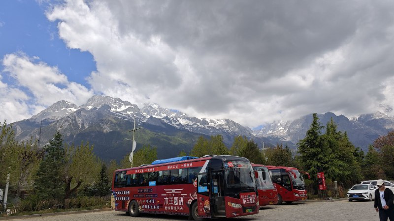 #碎碎念 #旅游 玉龙雪山❄️在排队大索道#碎碎念 #旅游 玉龙雪山❄️在排队大索道