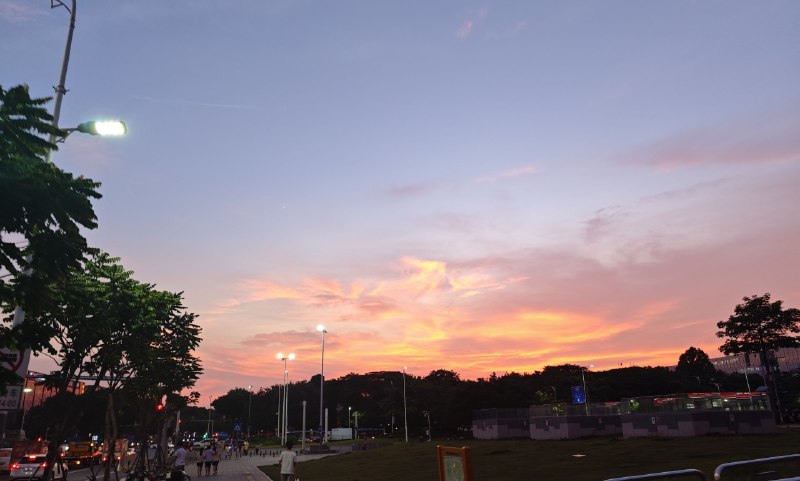 #碎碎念好像天天都有晚霞欸周末去惠州看望外婆嘿嘿嘿，阳光，沙滩，大海，我要来辣