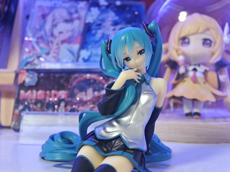 #手办 #碎碎念 眼熟么，眼熟就对了，那个世界名画单马尾初音同款（x）#手办 #碎碎念 眼熟么，眼熟就对了，那个世界名画单马尾初音同款（x）