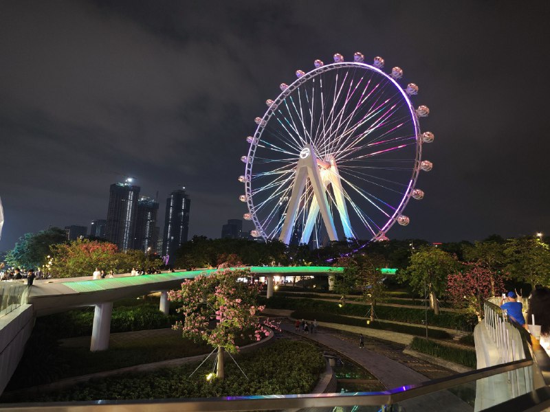 #碎碎念欢乐港湾的夜景好看捏，第一次晚上去欢乐港湾~~后悔没带 pocket3 了 hhhhh#碎碎念欢乐港湾的夜景好看捏，第一次晚上去欢乐港湾~~后悔没带 pocket3 了 hhhhh