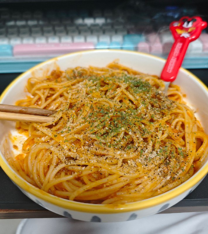 #碎碎念 #余弦家今天的饭空刻意面（番茄肉酱味）好吃，但得自己煮，唉但是好吃#碎碎念 #余弦家今天的饭空刻意面（番茄肉酱味）好吃，但得自己煮，唉但是好吃