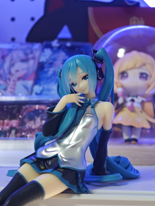 #手办 #碎碎念 眼熟么，眼熟就对了，那个世界名画单马尾初音同款（x）#手办 #碎碎念 眼熟么，眼熟就对了，那个世界名画单马尾初音同款（x）