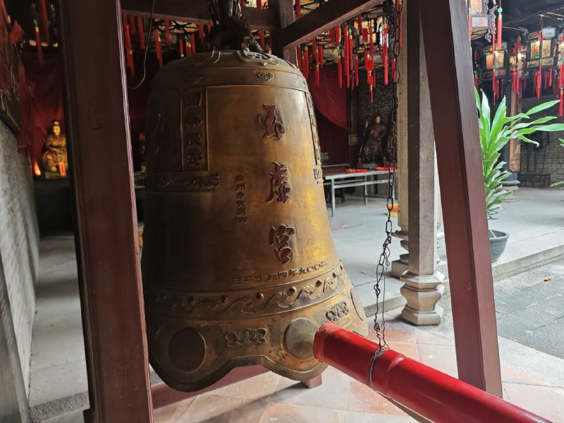 #碎碎念 #旅游 现在功德箱都扫码加功德了？功德+1+1+1+1+1......#碎碎念 #旅游 现在功德箱都扫码加功德了？功德+1+1+1+1+1......