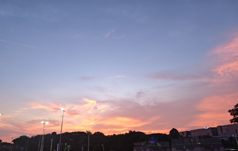 #碎碎念好像天天都有晚霞欸周末去惠州看望外婆嘿嘿嘿，阳光，沙滩，大海，我要来辣