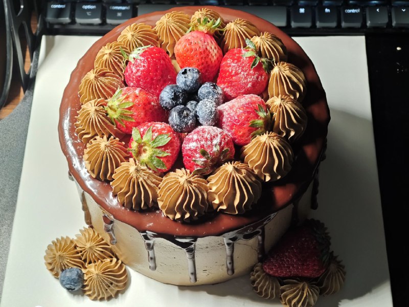 #碎碎念521 请大家看我萌吃小蛋糕（逃）（被打）#碎碎念521 请大家看我萌吃小蛋糕（逃）（被打）