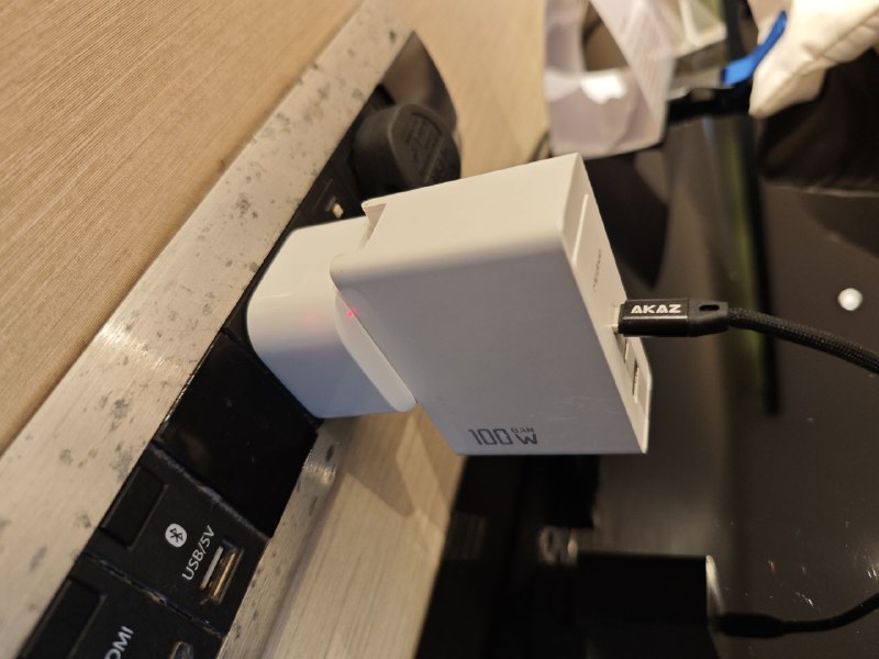 #碎碎念 #旅游商务酒店不得不品的三大操作：柜子里面放冰箱，柜子里面放保险箱，特别拉的风力不行的破吹风机