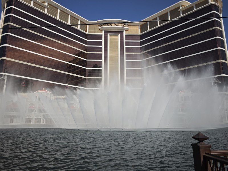 #碎碎念澳门发财车靠背上怎么还有充电口，快下车了才发现进赌场每过一个口人家都得查我港澳通行证👿长得太年轻咯#碎碎念澳门发财车靠背上怎么还有充电口，快下车了才发现进赌场每过一个口人家都得查我港澳通行证👿长得太年轻咯