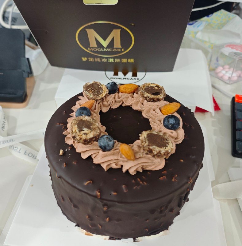 #碎碎念 今天某人生日！买了蛋糕！#碎碎念 今天某人生日！买了蛋糕！