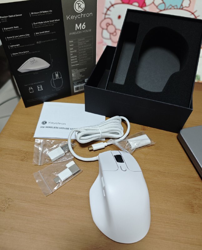 #碎碎念新装备+1u1s1这鼠标真好看喵，摸着也很舒服无极滚轮好用喵#碎碎念新装备+1u1s1这鼠标真好看喵，摸着也很舒服无极滚轮好用喵