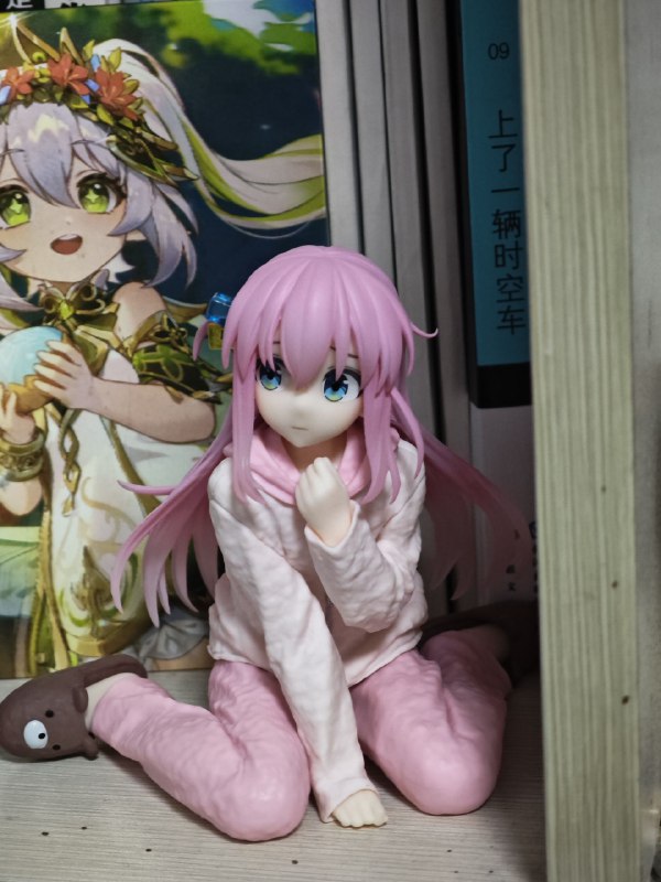 #碎碎念 #手办感觉波奇酱待在柜子上面更合适或者更阴暗的小角落#碎碎念 #手办感觉波奇酱待在柜子上面更合适或者更阴暗的小角落