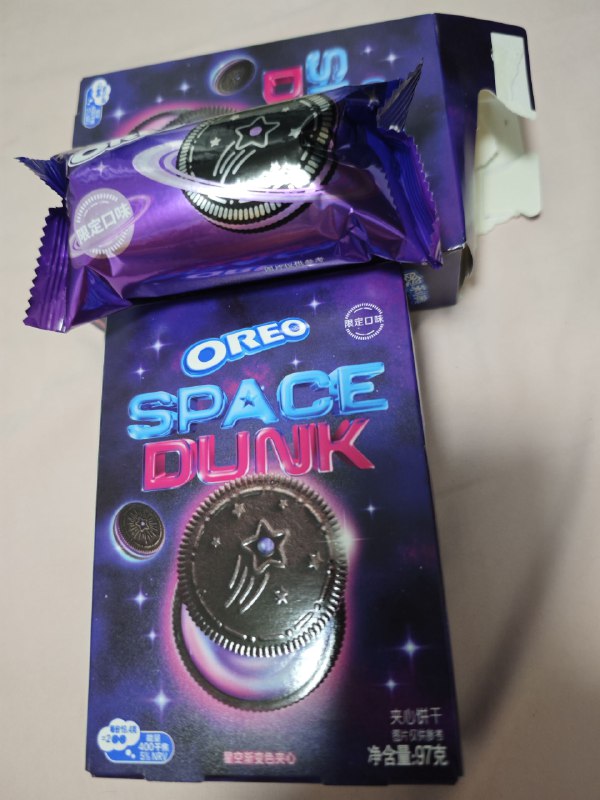 #碎碎念好神秘的味道，还挺好吃（草）真的有跳跳糖（草）你眼前的是奥利奥宇宙系列夹心饼干97g渐变夹心含跳跳糖零食神秘味道#碎碎念好神秘的味道，还挺好吃（草）真的有跳跳糖（草）你眼前的是奥利奥宇宙系列夹心饼干97g渐变夹心含跳跳糖零食神秘味道