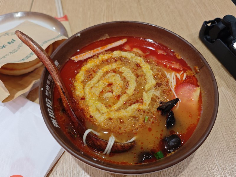 #美食 #旅游 #碎碎念 猜猜今晚飞机能不能起飞成功😭去丽江玩儿咯！#美食 #旅游 #碎碎念 猜猜今晚飞机能不能起飞成功😭去丽江玩儿咯！