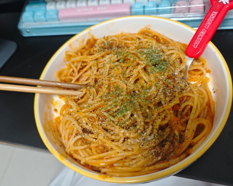 #碎碎念 #余弦家今天的饭空刻意面（番茄肉酱味）好吃，但得自己煮，唉但是好吃#碎碎念 #余弦家今天的饭空刻意面（番茄肉酱味）好吃，但得自己煮，唉但是好吃