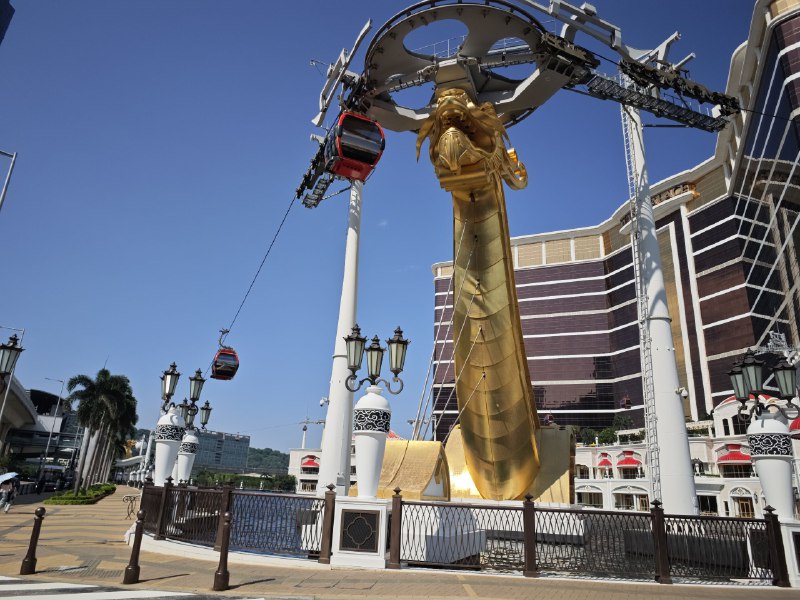 #碎碎念澳门发财车靠背上怎么还有充电口，快下车了才发现进赌场每过一个口人家都得查我港澳通行证👿长得太年轻咯#碎碎念澳门发财车靠背上怎么还有充电口，快下车了才发现进赌场每过一个口人家都得查我港澳通行证👿长得太年轻咯