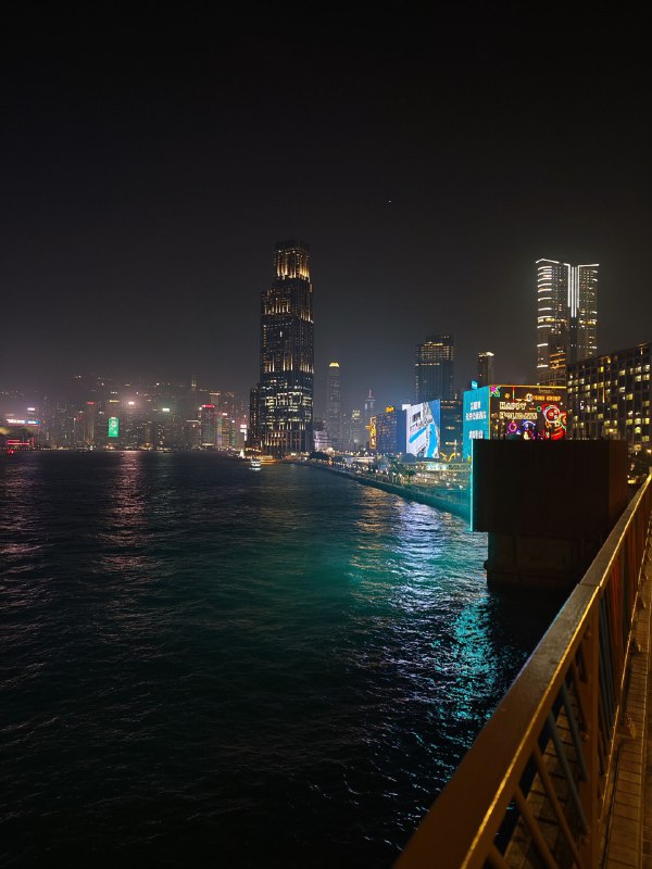 #碎碎念 #旅游请了假去香港，步数2w5的一天，真治愈啊w图里是维多利亚港#碎碎念 #旅游请了假去香港，步数2w5的一天，真治愈啊w图里是维多利亚港